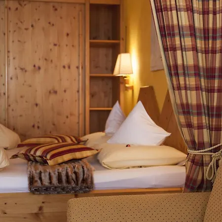 Am Dorfplatz - Adults Only Hotel Sankt Anton am Arlberg