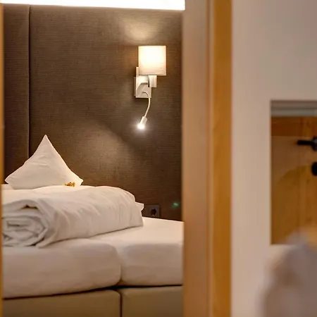 Am Dorfplatz - Adults Only Hotel Sankt Anton am Arlberg